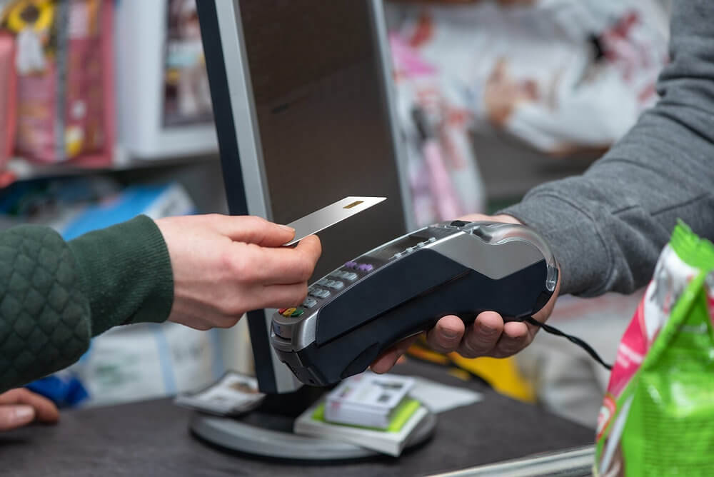 8 Ways to Fight Retail Fraud 8 Ways to Fight Retail Fraud